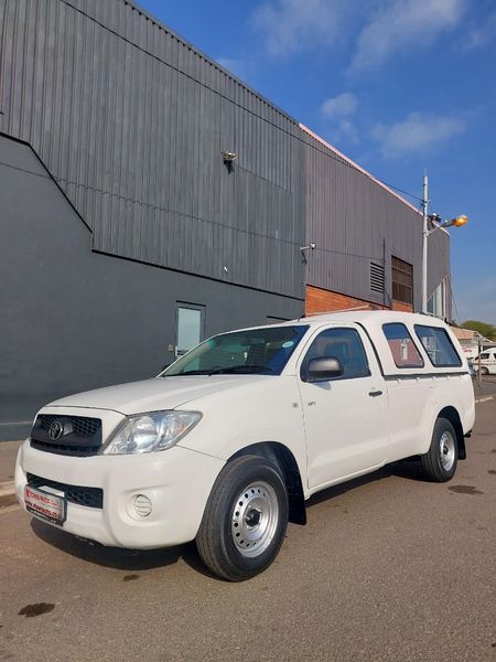 2010-Toyota-Hilux-Canopy_1
