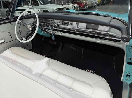 1957-Buick-Roadmaster-Convertible_17