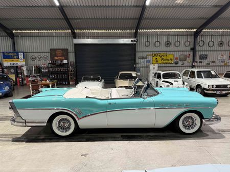 1957-Buick-Roadmaster-Convertible_25