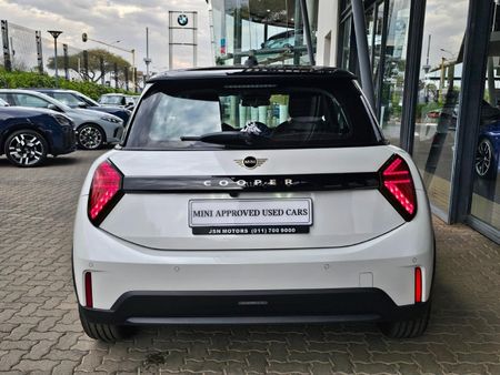 2025-MINI-Hatch-Cooper-Auto_3