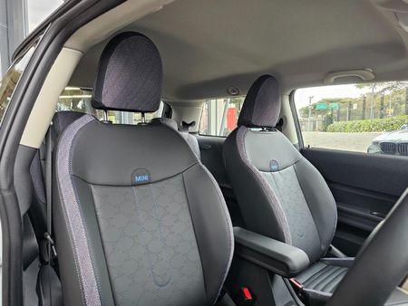 2025-MINI-Hatch-Cooper-Auto_7