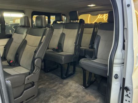 2022-Toyota-Quantum-28-GL-11-seat_11