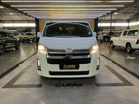 2022-Toyota-Quantum-28-GL-11-seat_1