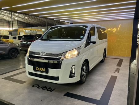 2022-Toyota-Quantum-28-GL-11-seat_2