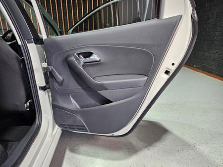 2025-Volkswagen-Polo-Vivo-14_18
