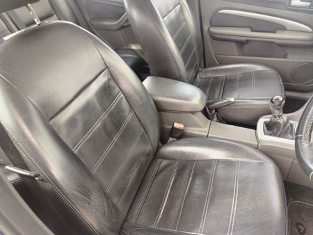 2006-Ford-Focus-16-Si-5-dr_9