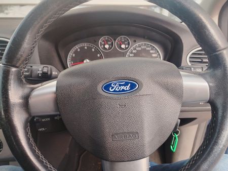 2006-Ford-Focus-16-Si-5-dr_10