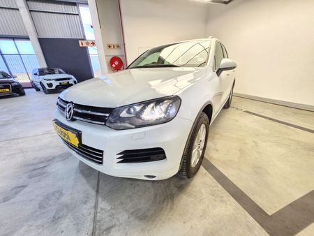 2013-Volkswagen-Touareg-30-V6-TDI-Auto-Bluemotion-180kW_2