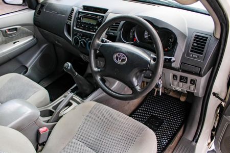 2008-Toyota-Hilux-30-D-4D-Raider-Double-Cab_15