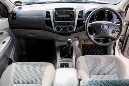 2008-Toyota-Hilux-30-D-4D-Raider-Double-Cab_18