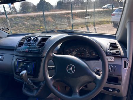 2005-Mercedes-Benz-Vito-115-CDI-CrewBus_13