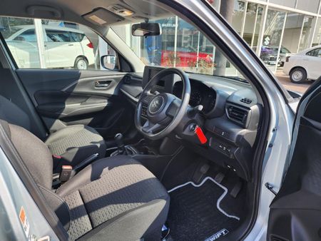 2026-Suzuki-Swift-12-GL_14