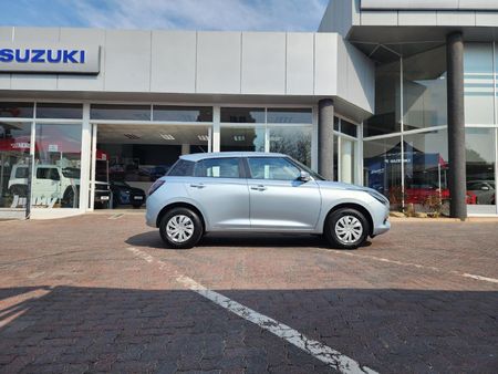 2026-Suzuki-Swift-12-GL_7