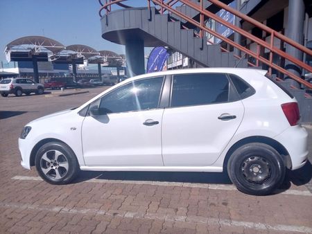 2021-Volkswagen-Polo-Vivo-14-Trendline-5-dr-Petrol-Manual_8