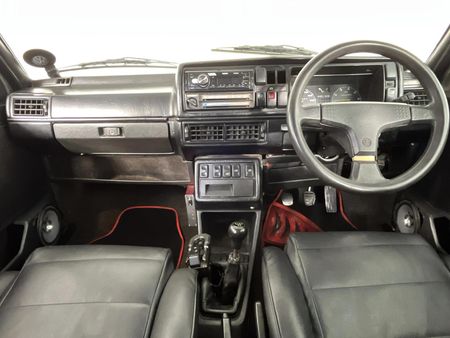 1988-Volkswagen-Golf-II-GTI_1
