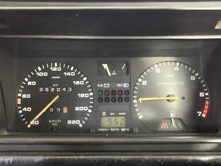 1988-Volkswagen-Golf-II-GTI_2