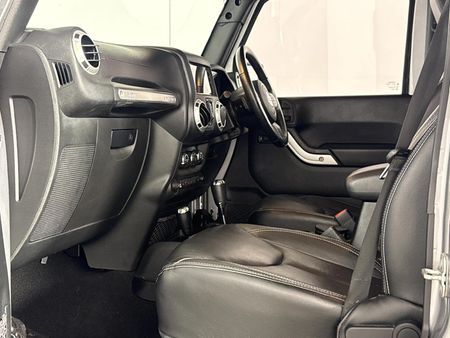 2021-Jeep-Wrangler-Unlimited-Sahara-36-V6-Auto_9