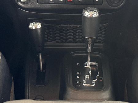 2021-Jeep-Wrangler-Unlimited-Sahara-36-V6-Auto_11