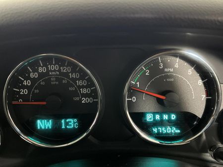 2021-Jeep-Wrangler-Unlimited-Sahara-36-V6-Auto_2