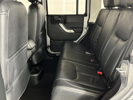 2021-Jeep-Wrangler-Unlimited-Sahara-36-V6-Auto_3