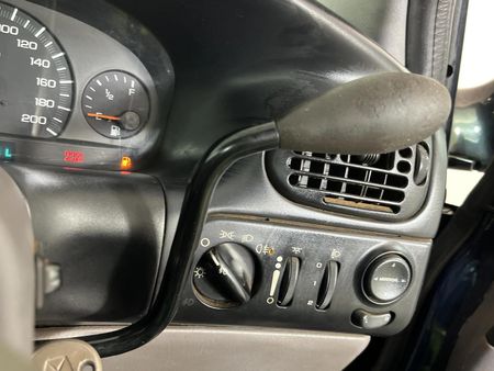 2001-Chrysler-Grand-Voyager-33-V6-LE-LWB_10