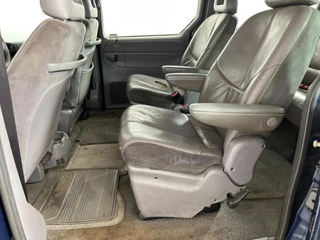 2001-Chrysler-Grand-Voyager-33-V6-LE-LWB_3