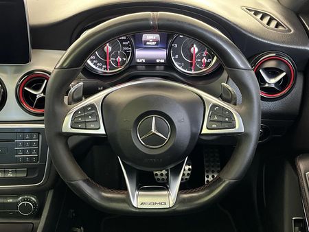 2015-Mercedes-AMG-CLA-45-AMG_9