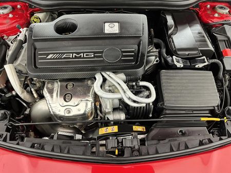 2015-Mercedes-AMG-CLA-45-AMG_11