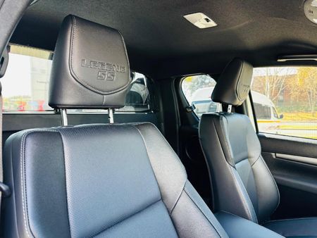 2026-Toyota-Hilux-28-GD-6-Raised-Body-Legend-4x4-Auto-Extended-Cab_9