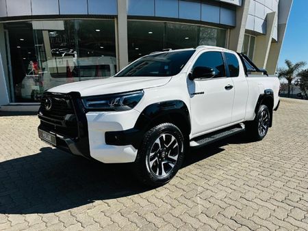2026-Toyota-Hilux-28-GD-6-Raised-Body-Legend-4x4-Auto-Extended-Cab_2