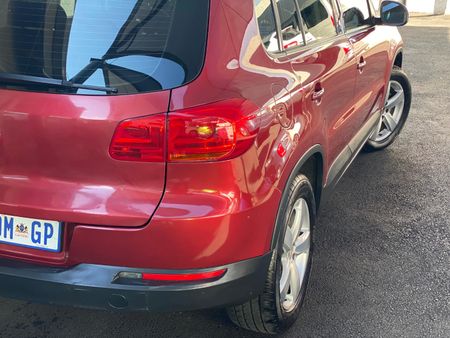 2013-Volkswagen-Tiguan-20-TDI-Bluemotion-Trend-Fun_7
