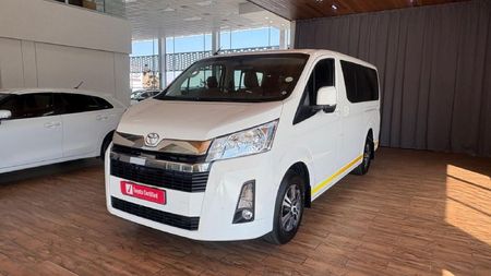 2025-Toyota-Quantum-28-GL-11-seat_2