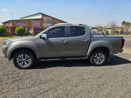 2019-Isuzu-D-Max-300-LX-4x4-Double-Cab_3