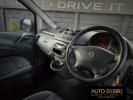 2005-Mercedes-Benz-Vito-115-CDI-CrewBus_13