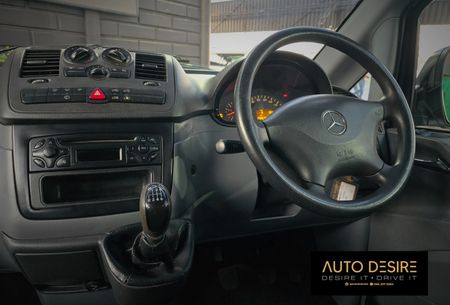 2005-Mercedes-Benz-Vito-115-CDI-CrewBus_16