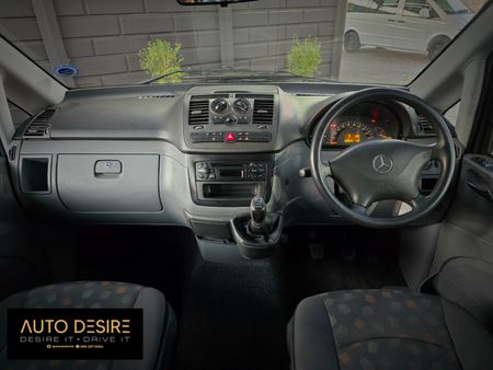 2005-Mercedes-Benz-Vito-115-CDI-CrewBus_17