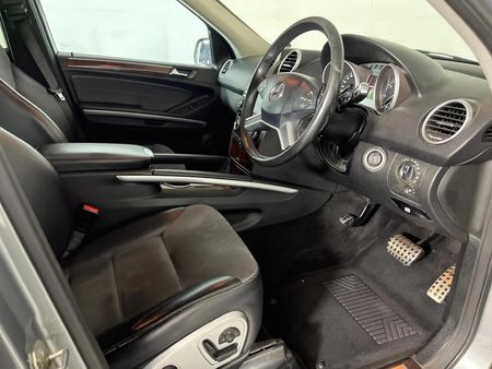 2010-Mercedes-Benz-ML-350-Auto_9