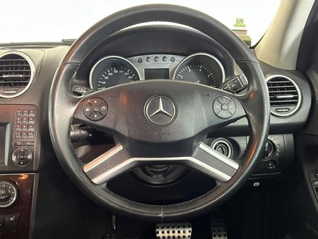 2010-Mercedes-Benz-ML-350-Auto_11