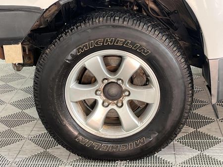 2005-Toyota-Land-Cruiser-Prado-40-V6-VX-Auto_4