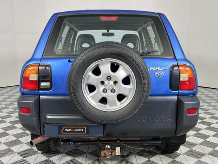 1996-Toyota-RAV4-5-dr_18