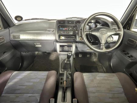 1996-Toyota-RAV4-5-dr_1