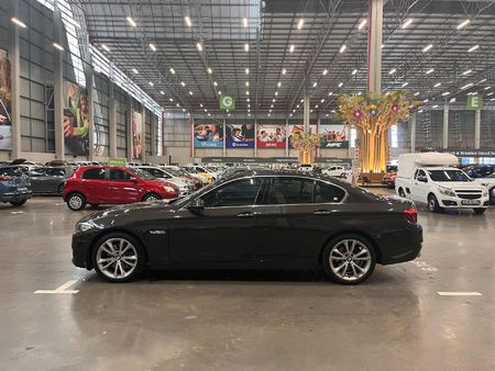 2016-BMW-5-Series-530d-Luxury-Auto_12