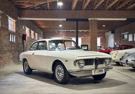 1964-Alfa-Romeo-Giulia-Sprint-GT_0