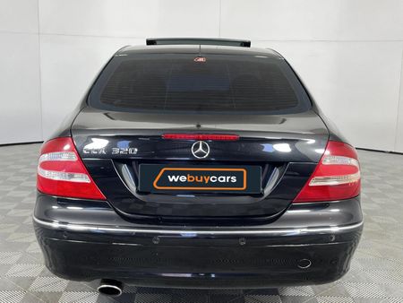 2004-Mercedes-Benz-CLK-320-Coupe-Auto_18