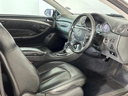 2004-Mercedes-Benz-CLK-320-Coupe-Auto_8