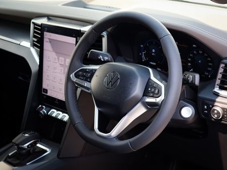 2025-Volkswagen-Amarok-30-TDI-V6-184kW-4Motion-Aventura-Auto-Double-Cab_9