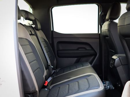 2025-Volkswagen-Amarok-30-TDI-V6-184kW-4Motion-Aventura-Auto-Double-Cab_10
