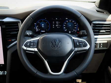 2025-Volkswagen-Amarok-30-TDI-V6-184kW-4Motion-Aventura-Auto-Double-Cab_12