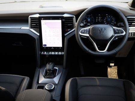 2025-Volkswagen-Amarok-30-TDI-V6-184kW-4Motion-Aventura-Auto-Double-Cab_16