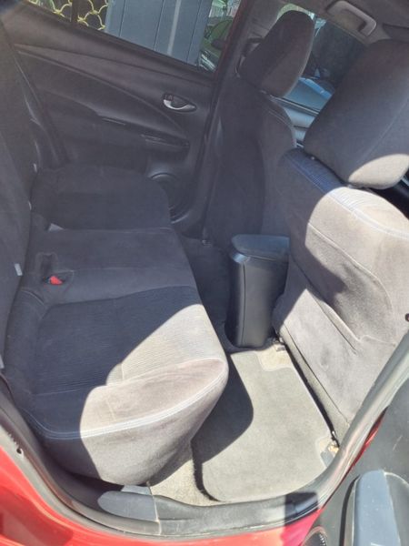 2019-Toyota-Yaris-AUTO_10